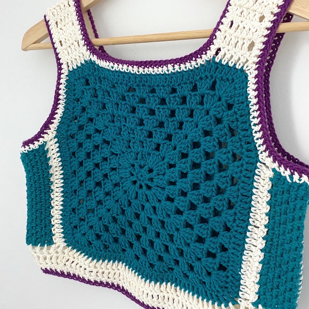 MADE TO ORDER CROCHET BUCKET VEST / TANK TOP - Picture 4 of 4